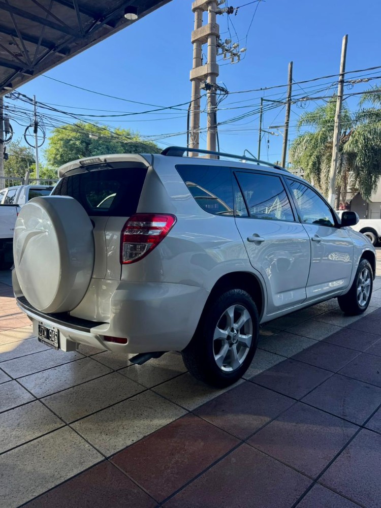 Toyota RAV4 SR5 — foto 4